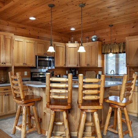 Black Bear Reserve - Mtn View, Hot Tub, Game Room Sevierville Exterior photo