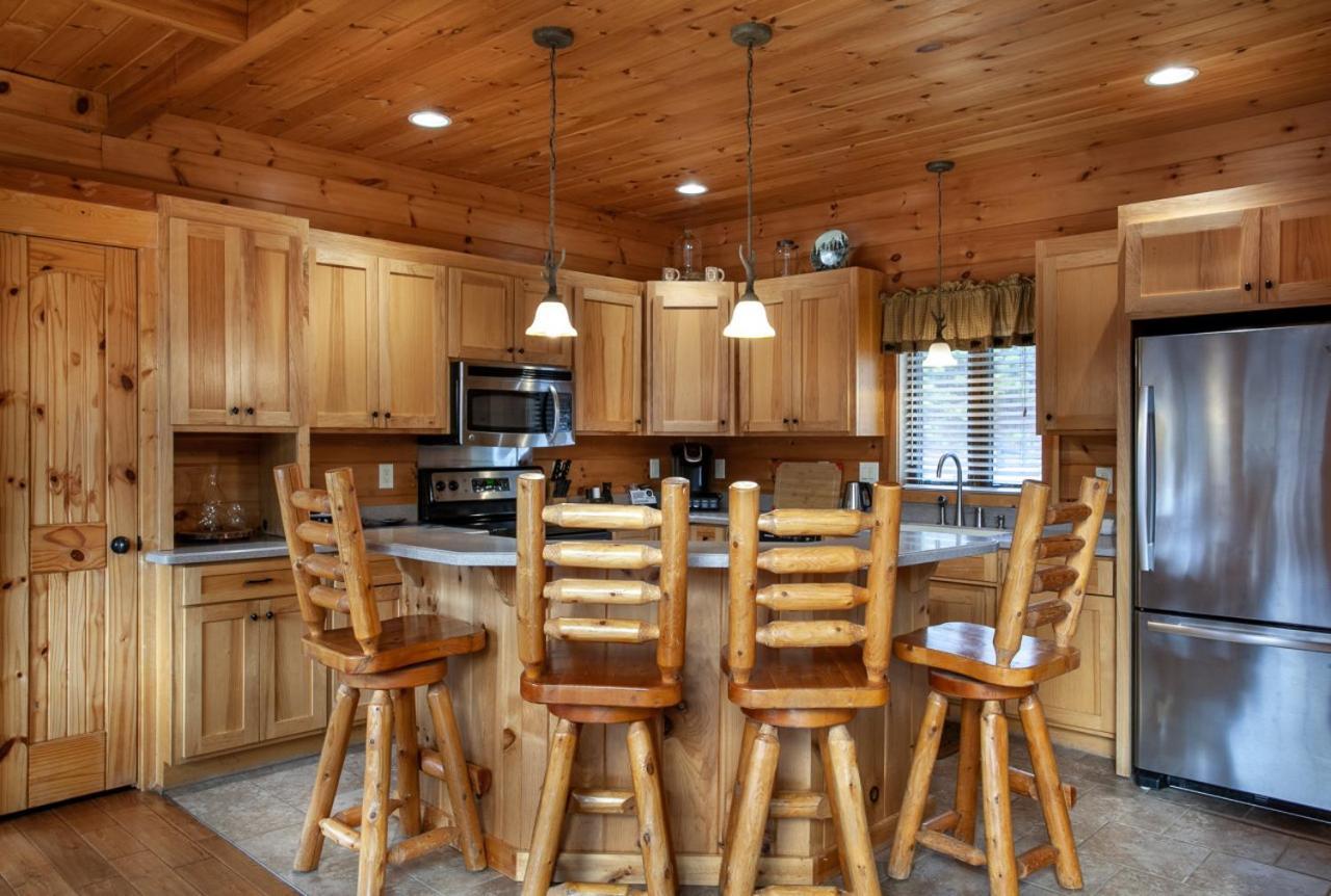 Black Bear Reserve - Mtn View, Hot Tub, Game Room Sevierville Exterior photo