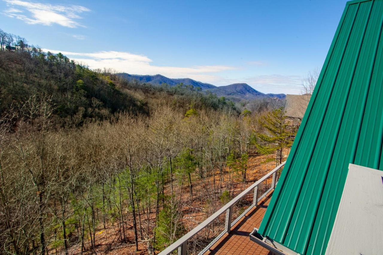 Black Bear Reserve - Mtn View, Hot Tub, Game Room Sevierville Exterior photo